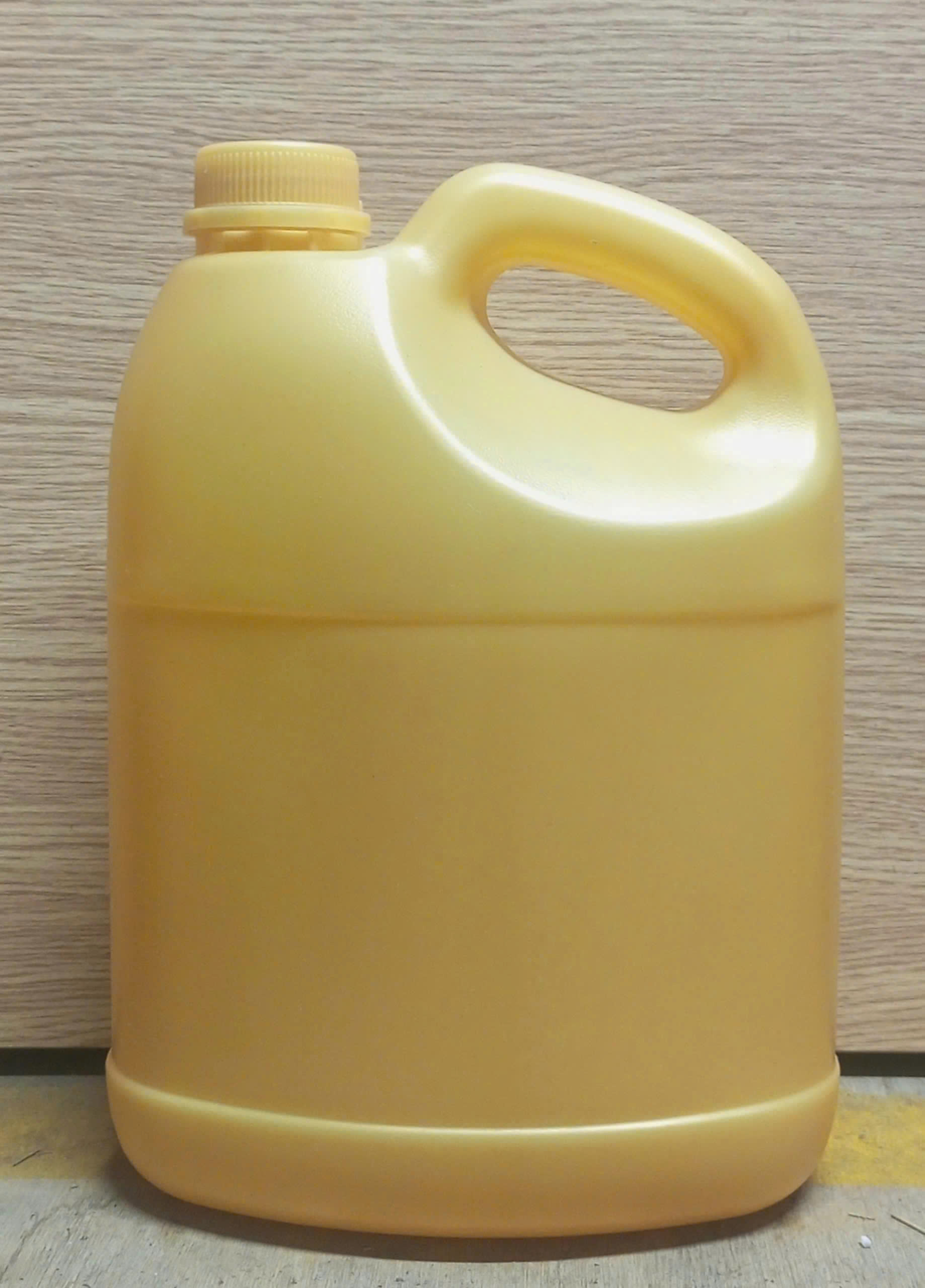 Can nhựa HD 3,6 Lít Vàng Gold